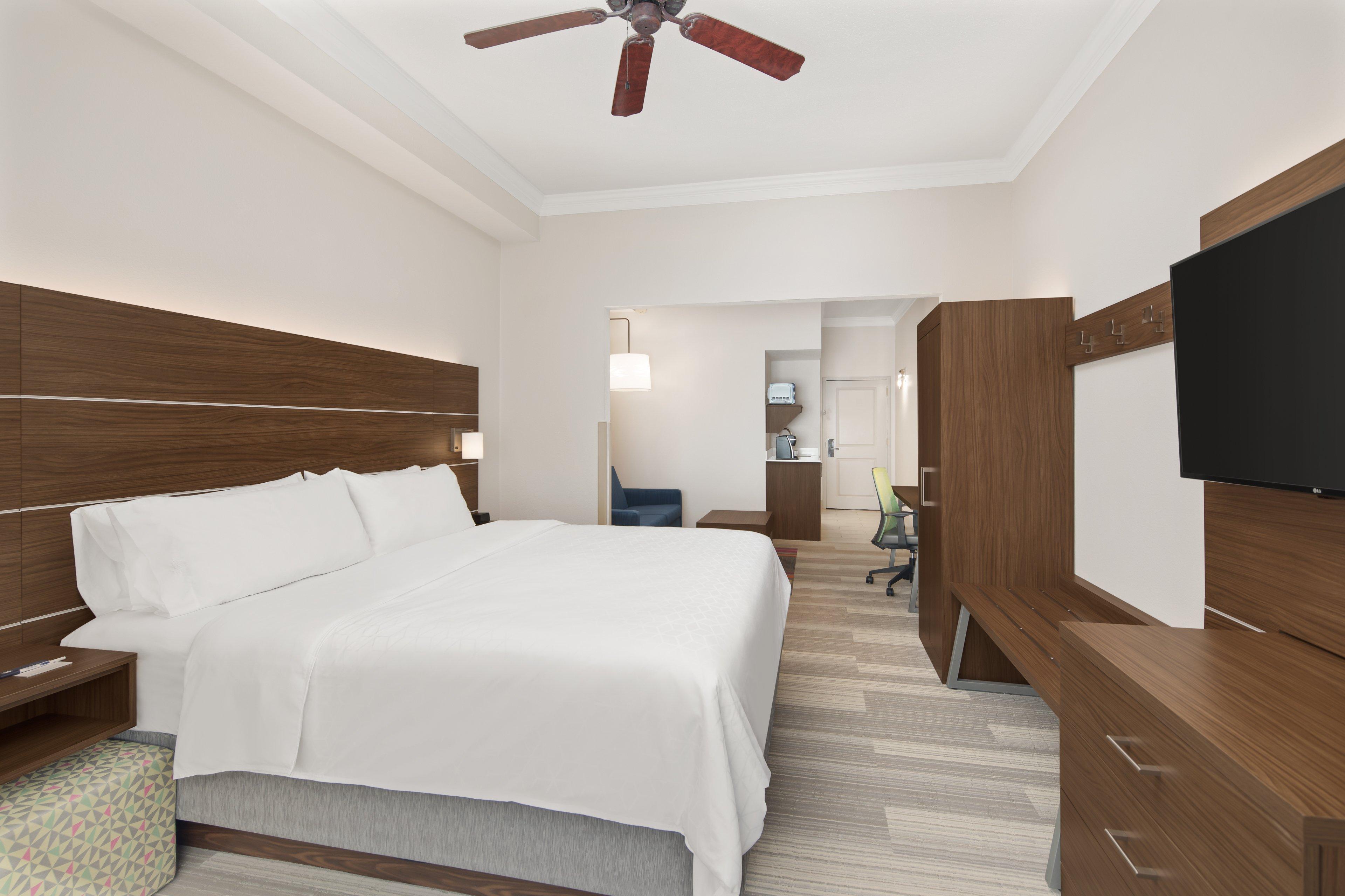 Holiday Inn Express Hotel y Suites Byron Exterior foto