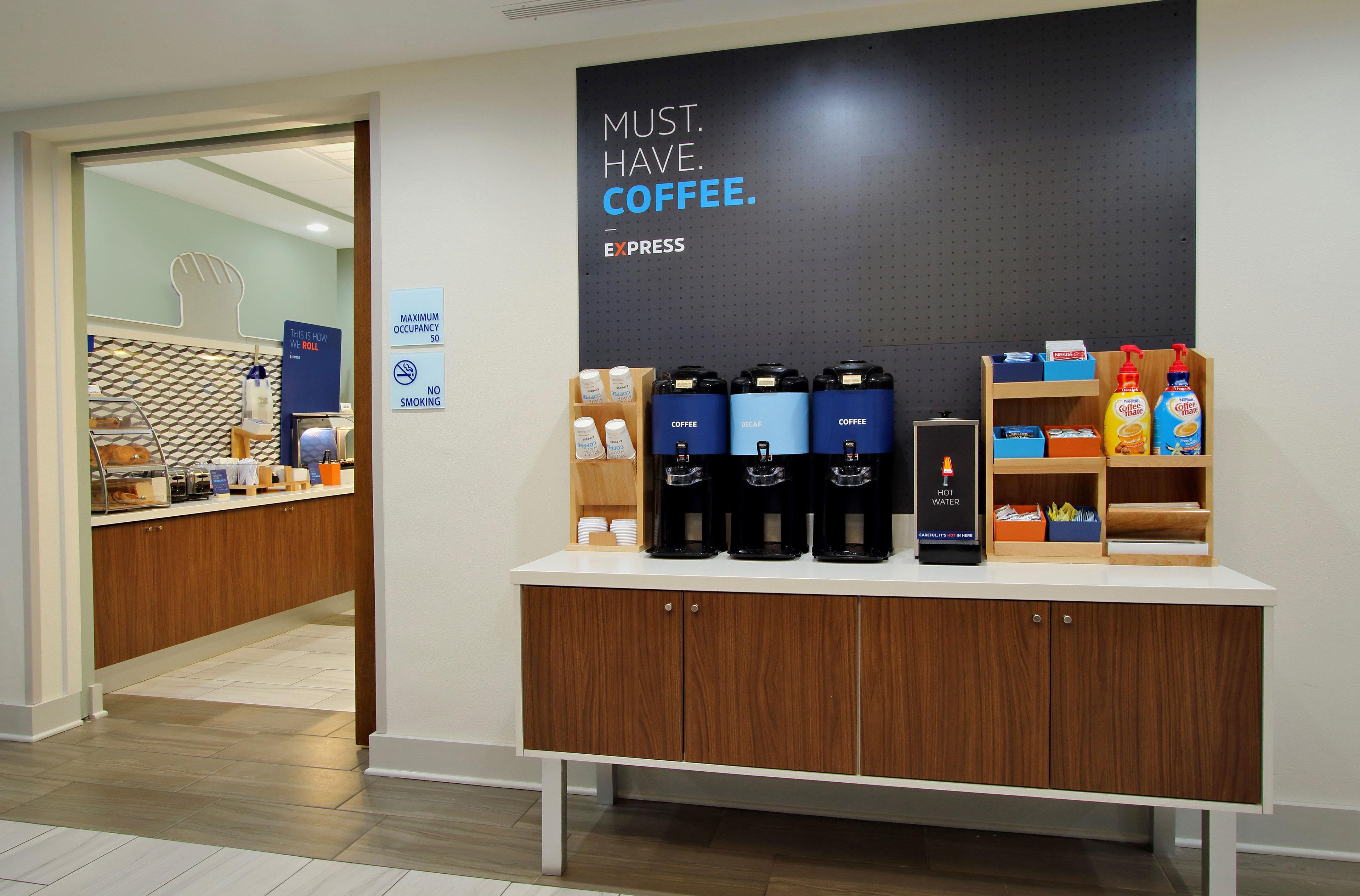 Holiday Inn Express Hotel y Suites Byron Exterior foto