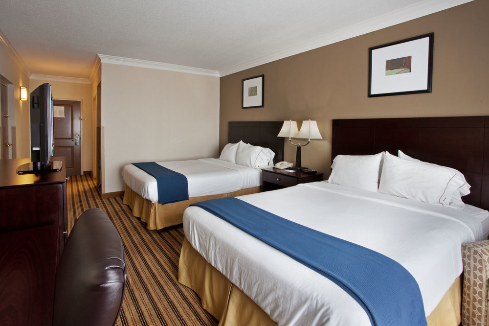 Holiday Inn Express Hotel y Suites Byron Exterior foto